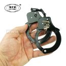 Putá na ruky čierne s dvoma kľúčmi HandCuffs Black