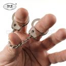 Prívesok Putá kľúčenka Mini Handcuffs