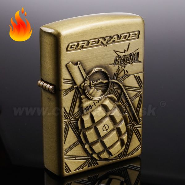 Benzínový zapaľovač GRENADE Ananas Boom!