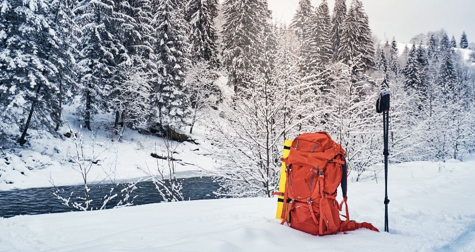 Jesenná a zimná výbava do prírody – čo by ti nemalo chýbať v batohu